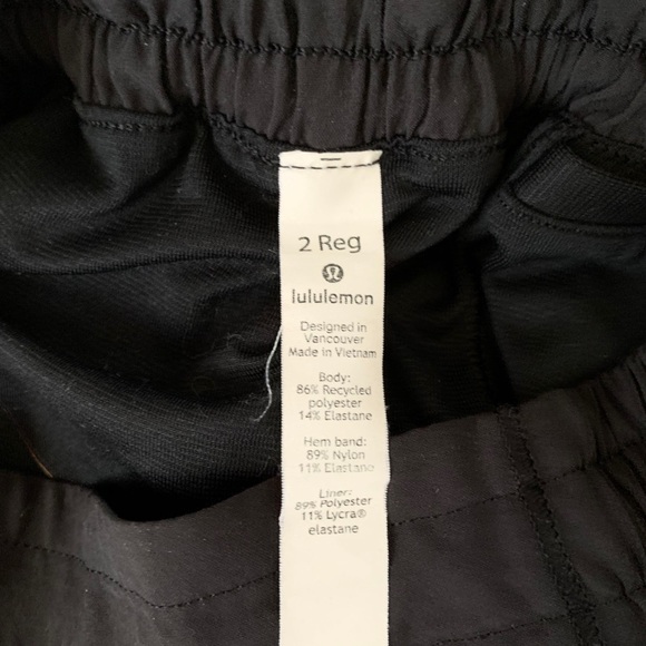 💫SOLD💫 Lululemon black hottie hot shorts - Picture 6 of 6